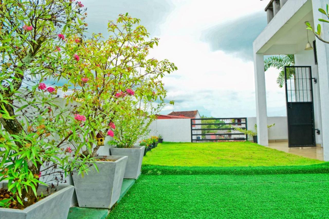 Furnished Apartment At Colombo Suburbs Nawala Rajagiriya Ngoại thất bức ảnh